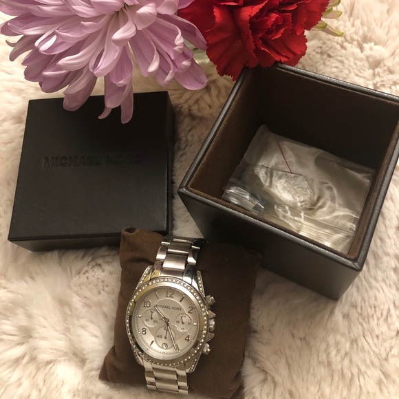 Michael Kors silver watch with crystal detail. - Picture 2 of 3